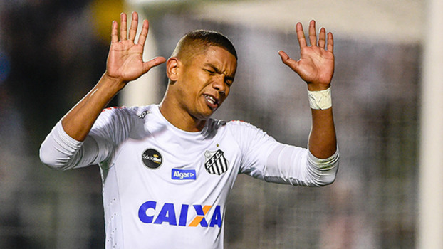 David Braz tem rendimento melhor do que o Santos David Braz tem rendimento melhor do que o Santos