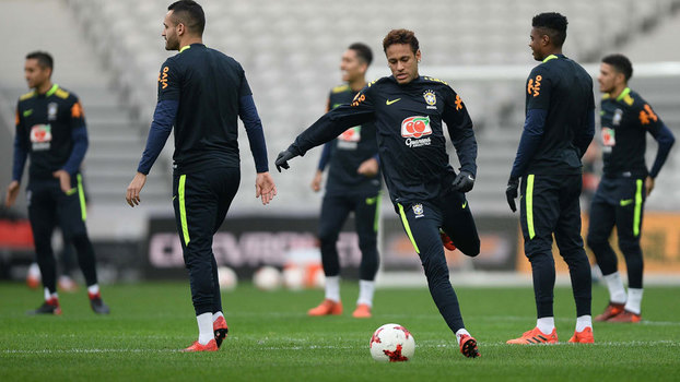 Neymar durante treino da seleção brasileira antes de amistoso contra o Japão Neymar durante treino da seleção brasileira antes de amistoso contra o Japão