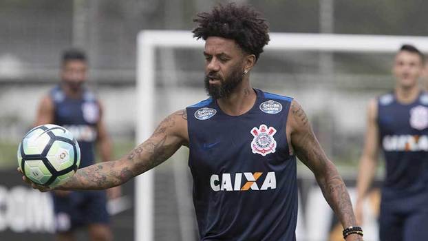 Grêmio oficializa contratação do ex-corintiano Cristian por empréstimo
