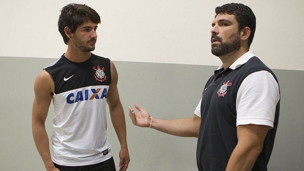 Para atender Mano, chineses ofereceram R$ 240 mil a ex-fisioterapeuta do Corinthians