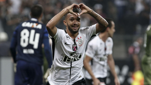 Clayson fez dois nesta quarta e salvou o Corinthians Clayson fez dois nesta quarta e salvou o Corinthians