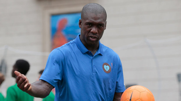 Seedorf durante partida de caridade na Itália, em julho Seedorf durante partida de caridade na Itália, em julho