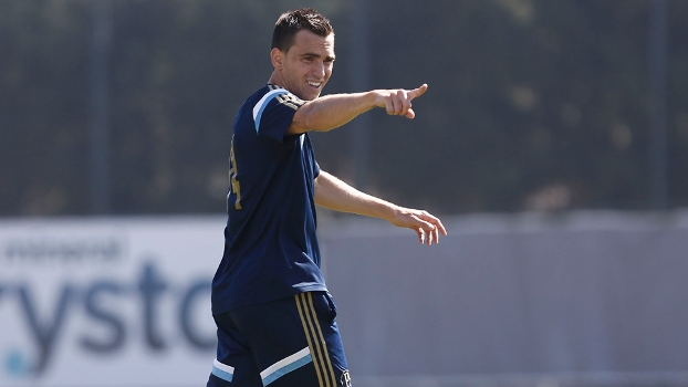  Recuperado de cirurgia, Mouche é liberado para treinar normalmente