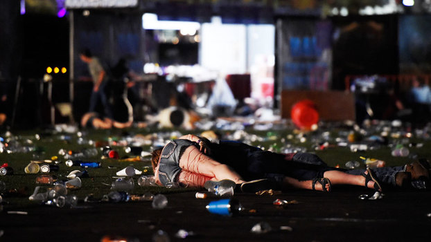 20 mortos e mais de 100 feridos já foram confirmados pela polícia de Las Vegas 20 mortos e mais de 100 feridos já foram confirmados pela polícia de Las Vegas
