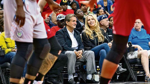 Laurene Powell Jobs concordou em comprar 20% da Ted Leonsis’ Monumental Sports & Entertainment