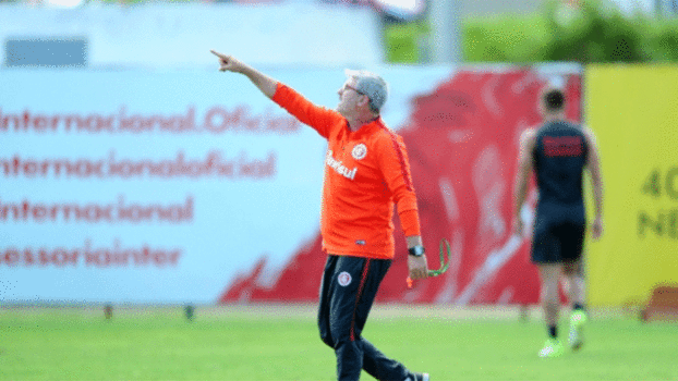 Odair Hellmann é o técnico interino do Internacional