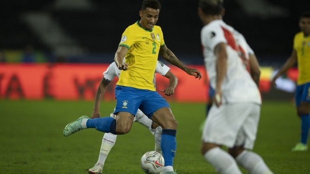 Brasil e Peru duelam pela 10ª rodadas das eliminatórias Brasil e Peru duelam pela 10ª rodadas das eliminatórias