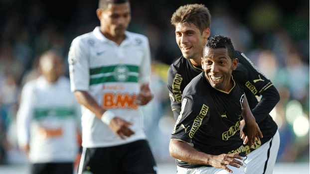 Vitor Junior atuou no Botafogo emprestado pelo Corinthians Vitor Junior atuou no Botafogo emprestado pelo Corinthians