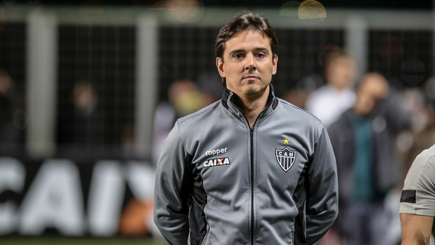 Larghi é um dos treinadores mais jovens trabalhando no Brasileirão Larghi é um dos treinadores mais jovens trabalhando no Brasileirão