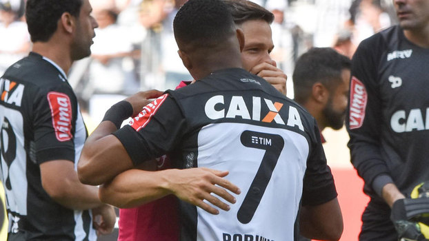 Diego e Robinho conversam antes de Atlético-MG x Flamengo pelo Brasileiro de 2016 Diego e Robinho conversam antes de Atlético-MG x Flamengo pelo Brasileiro de 2016
