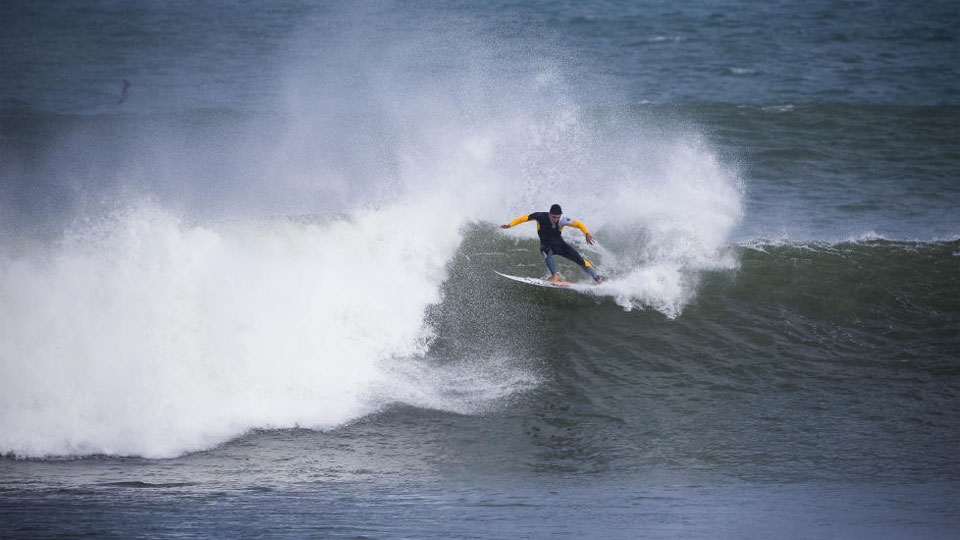 Em dia de lay day, Medina aproveitou para treinar, mesmo com o tempo ruim em Portugal