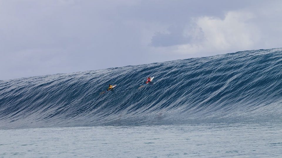 Medina provou que aguenta diferentes tipos de onda. E que onda! Billabong Pro Tahiti 2014