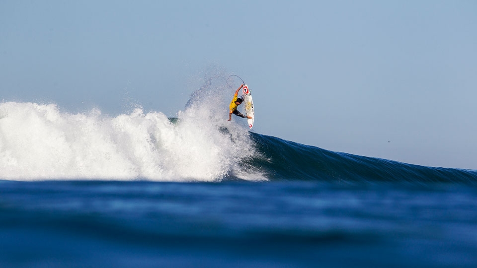 Medina venceu a segunda bateria do round 4 contra Miguel Pupo e Jordy Smith, e se garantiu para as quartas de final do Hurley Pro Trestles.