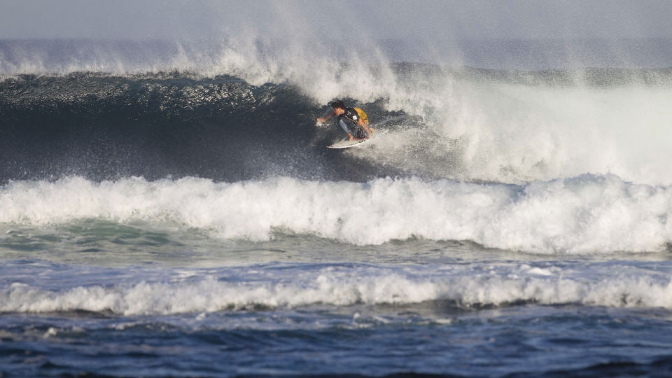 Para Medina, tanto faz se o tubo vai para a direita ou para a esquerda. O importante é estar lá dentro.