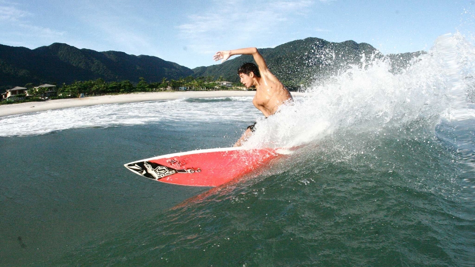 Mostrando todo seu potencial no quintal de Maresias em 2008.