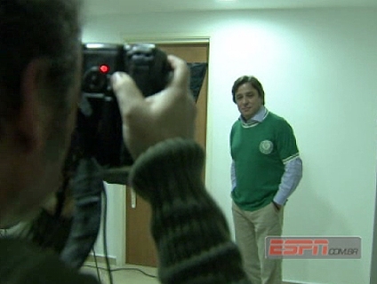 VÍDEO: Arnaldo Tirone fala sobre o ambiente no Palmeiras: 'É muita intriga e muita fofoca' Clique no player e assista