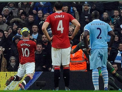VÍDEO: Na volta de Scholes, United sofre, mas derrota City e avança na Copa da Inglaterra Clique no player e assista aos gols da partida!