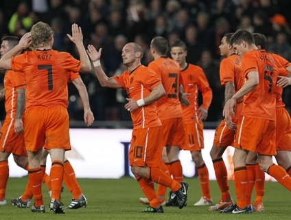 VÍDEO: Com golaço de Sneijder, Holanda vence Áustria em amistoso em Eindhoven Clique no player acima para ver os gols da vitória da Holanda!