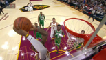 LeBron James pega o rebote, deixa Marcus Smart falando sozinho e vai para a cravada LeBron James pega o rebote, deixa Marcus Smart falando sozinho e vai para a cravada