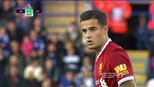 Philippe Coutinho cobra falta sem dar chances para Schmeichel e faz o segundo do Liverpool contra o Leicester Philippe Coutinho cobra falta sem dar chances para Schmeichel e faz o segundo do Liverpool contra o Leicester