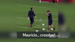 Veja a classe do técnico do Tottenham ao ser desafiado por torcedores a acertar travessão em treino Veja a classe do técnico do Tottenham ao ser desafiado por torcedores a acertar travessão em treino