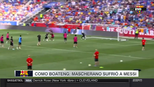 Messi dá drible desconcertante em Mascherano, que cai como Boateng; veja Messi dá drible desconcertante em Mascherano, que cai como Boateng; veja