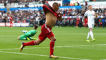 Richarlison dá pique, dribla zagueiro e chuta no alto para dar a vitória no último minuto para o Watford Richarlison dá pique, dribla zagueiro e chuta no alto para dar a vitória no último minuto para o Watford