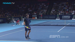 Inacreditável: veja como Roger Federer 'mata' bolinha de tênis em sua raquete Inacreditável: veja como Roger Federer 'mata' bolinha de tênis em sua raquete