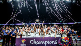 A Eslovênia foi protagonista do maior feito esportivo do final de semana Veja lances da vitória da Eslovênia sobre a Sérvia por 93 a 85 pela final do Eurobasket