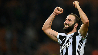 Napoli, Inter e Juventus disputam liderança do Italiano neste domingo Higuain brilhou na vitória da Juventus sobre o Milan