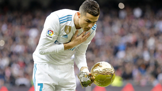 Real Madrid e Liverpool duelam “liberdades criativas” e confrontam CR7 e Salah, os grandes mutantes da Europa Cristiano Ronaldo com 5ª Bola de Ouro no Santiago Bernabeu