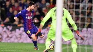Gol no clássico torna Messi recordista de tentos pelo mesmo clube Lionel Messi tentou muito, mas passou em branco em vitória do Barcelona sobre o La Coruña