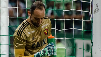 Com jogador de Copa do Mundo, veja a seleção Bola de Lata dos piores do Brasileirão Goleiro: Magrão (Sport) - 4,125, em 35 jogos (líder: Vanderlei, Santos, 6,34)