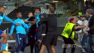 Uefa abre processo disciplinar após Evra chutar torcedor 5328342_WEB EXPULSAOEVRA 021117
