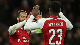 Arsenal e Manchester City vão buscar vaga nas semifinais da Copa da Liga Inglesa Arsenal, Theo Walcott, Danny Welbeck
