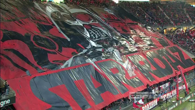 Com direito a trilha sonora, Darth Vader e mascote no ‘lado negro’: veja o bandeirão Star Wars do Rennes Com direito a trilha sonora, Darth Vader e mascote no ‘lado negro’: veja o bandeirão Star Wars do Rennes