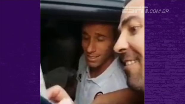 Ex-capitão da Lazio, Lucas Biglia chega ao Milan e comete gafe em suas primeiras palavras; veja Ex-capitão da Lazio, Lucas Biglia chega ao Milan e comete gafe em suas primeiras palavras; veja