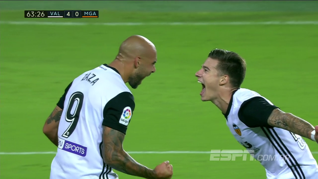 Zaza faz três, Valência envolve o Málaga e goleia com direto a assistência de calcanhar Zaza faz três, Valência envolve o Málaga e goleia com direto a assistência de calcanhar