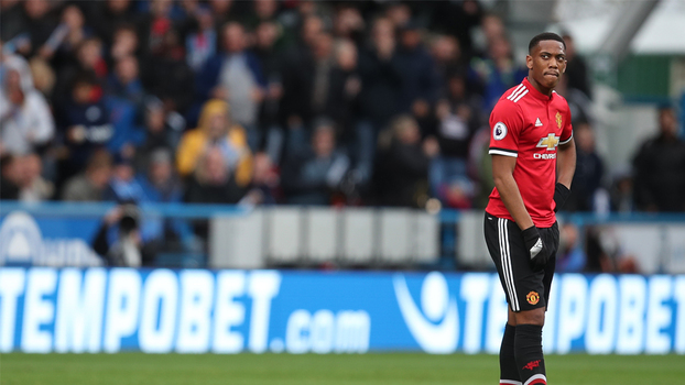 Premier League: Melhores momentos de Huddersfield 2 x 1 Manchester United Confira os melhores momentos da vitória do Huddersfield por 2 a 1 sobre o Manchester United