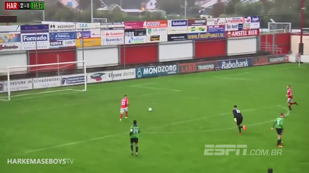 Holandês entra na briga por gol perdido mais fácil da história do futebol; assista Holandês entra na briga por gol perdido mais fácil da história do futebol; assista