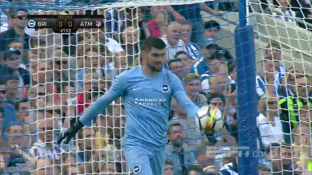 Que frango! Goleiro do Brighton faz pose para encaixar bola, mas comete falha absurda contra Atlético de Madri Que frango! Goleiro do Brighton faz pose para encaixar bola, mas comete falha absurda contra Atlético de Madri