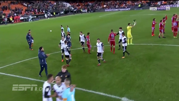 Brasileiros vão a campo, Valencia goleia o Zaragoza e avança na Copa do Rei Assista aos gols da vitória do Valencia sobre o Zaragoza por 4 a 1!