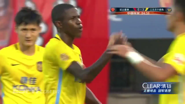 Ramires faz dois, Jiangsu Suning goleia e se distancia da zona de rebaixamento Assista aos gols da vitória do Jiangsu Suning sobre o Yanbian Funde por 4 a 0!