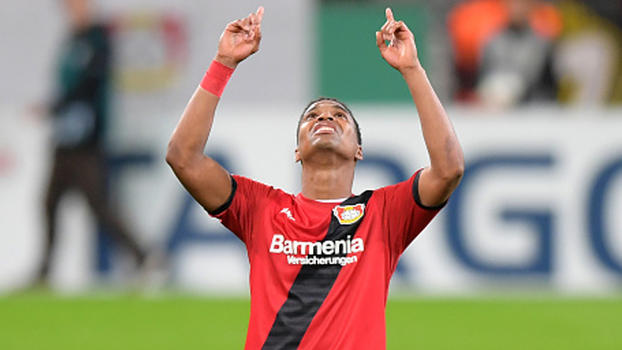 Com gols de lateral brasileiro e ex-Internacional, Bayer Leverkusen avança na Copa da Alemanha Com gols de lateral brasileiro e ex-Internacional, Bayer Leverkusen avança na Copa da Alemanha