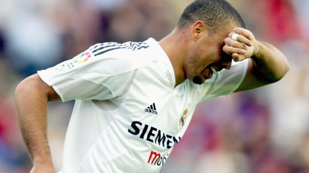 Paulada de Figo, golaço de Beckham e Ronaldo artilheiro: em 2005, Real ‘Galáctico’ atropelou Levante Paulada de Figo, golaço de Beckham e Ronaldo artilheiro: em 2005, Real ‘Galáctico’ atropelou Levante