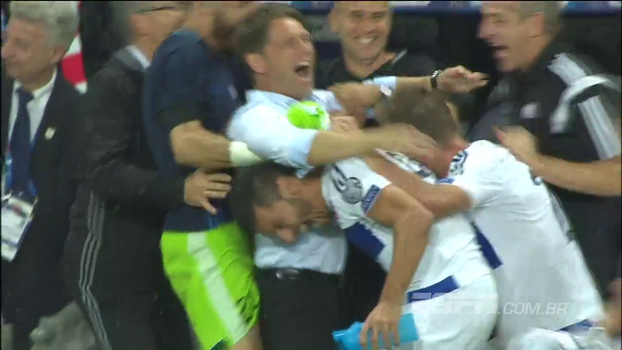 Como se fosse um título, jogadores de Luxemburgo comemoram empate contra a França Como se fosse um título, jogadores de Luxemburgo comemoram empate contra a França