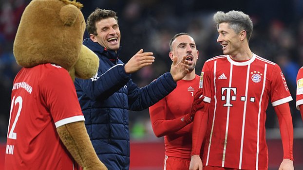 Bundesliga: Melhores momentos de Bayern de Munique 3 x 1 Hannover Assista aos melhores momentos de Bayern de Munique 3 x 1 Hannover