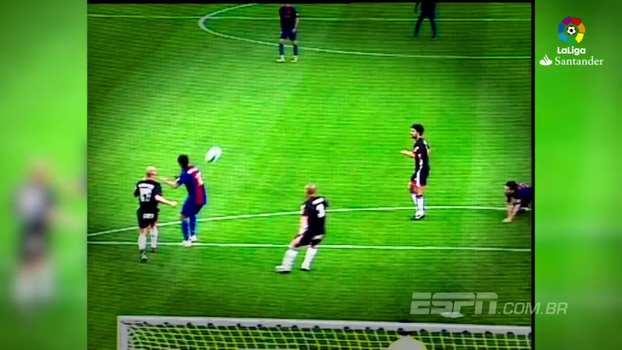 Coisa de gênio! Com direito a Ronaldinho e CR7, relembre melhores lances com as costas da LaLiga Coisa de gênio! Com direito a Ronaldinho e CR7, relembre melhores lances com as costas da LaLiga