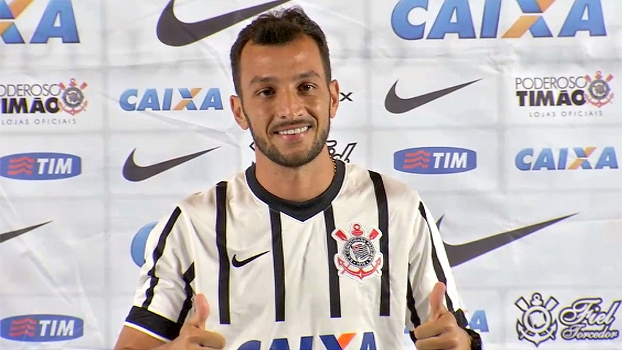 Edu Dracena rescinde contrato com Corinthians e negocia com Palmeiras