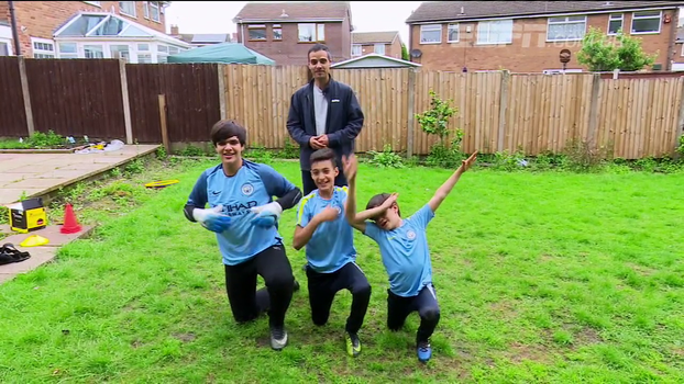 Família Kotscho: malucos por futebol, irmãos realizam sonho de jogar no Manchester City Família Kotscho: malucos por futebol, irmãos realizam sonho de jogar no Manchester City